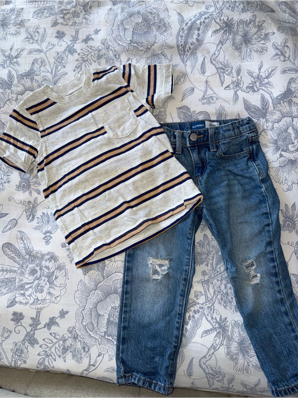 3T OUTFITS BUNDLE BAG + PJ SET